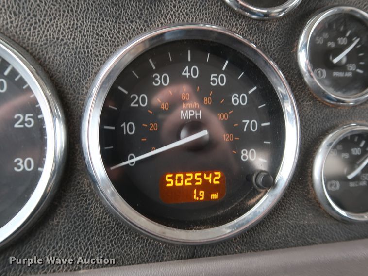 image for item DK3593 2011 Peterbilt 388  semi truck