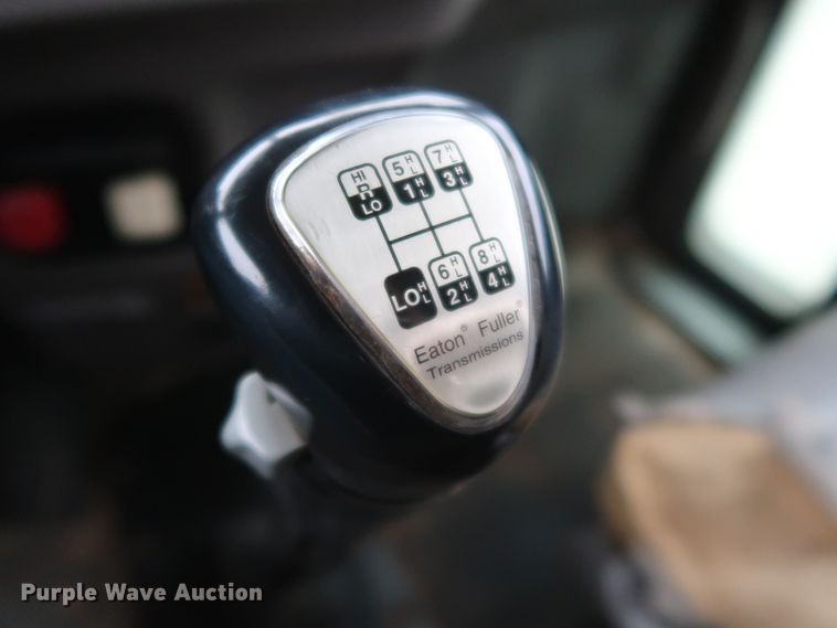 image for item DK3593 2011 Peterbilt 388  semi truck