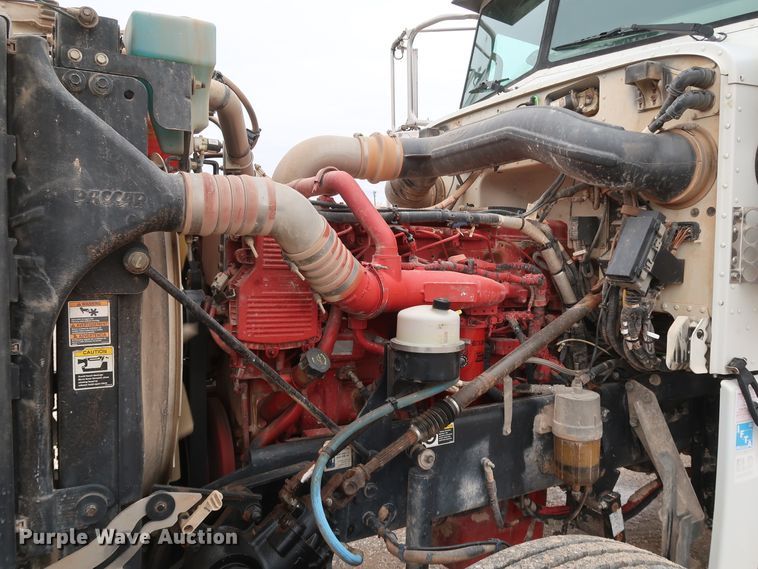 image for item DK3593 2011 Peterbilt 388  semi truck