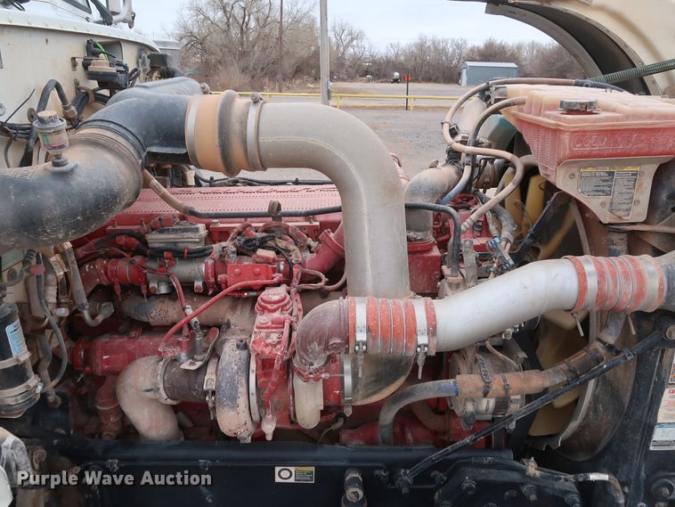 image for item DK3593 2011 Peterbilt 388  semi truck