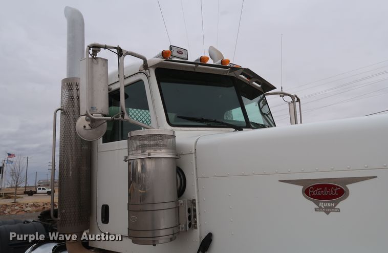 image for item DK3593 2011 Peterbilt 388  semi truck