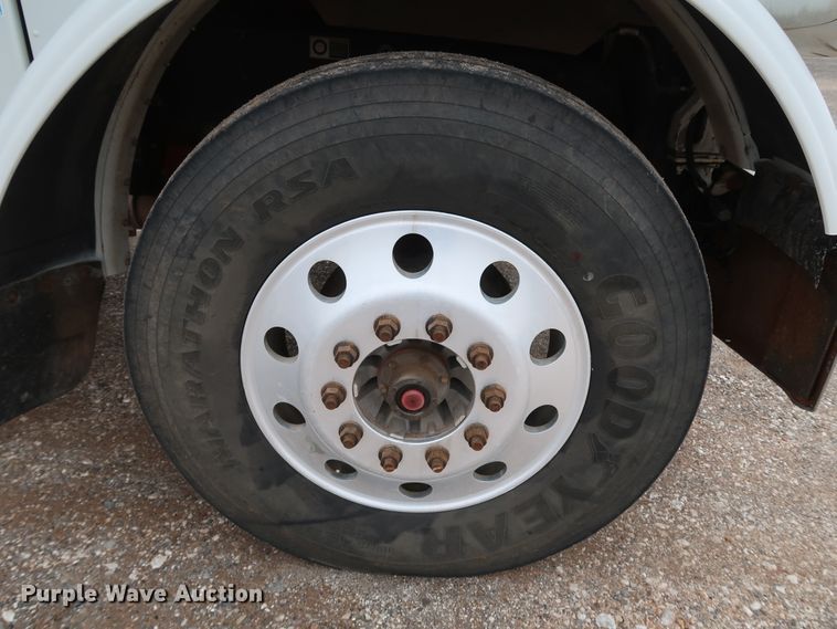 image for item DK3593 2011 Peterbilt 388  semi truck