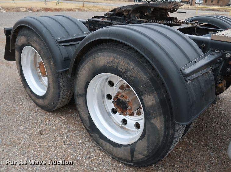 image for item DK3593 2011 Peterbilt 388  semi truck