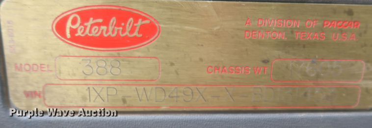 image for item DK3593 2011 Peterbilt 388  semi truck