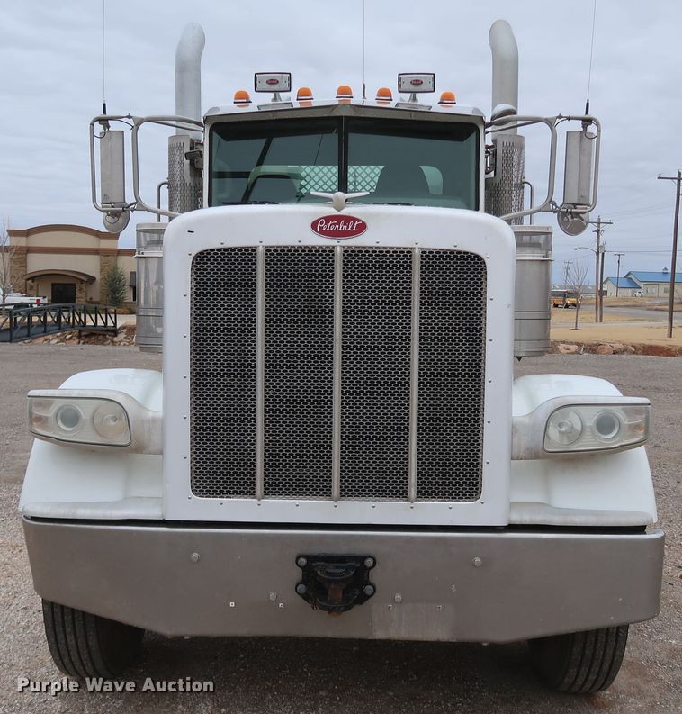 image for item DK3594 2013 Peterbilt 388  semi truck
