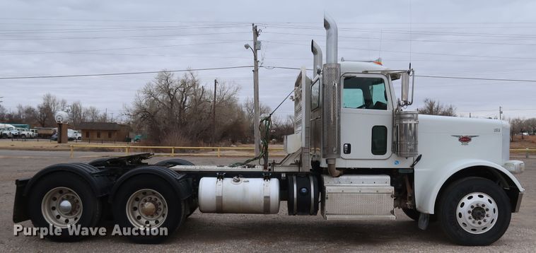 image for item DK3594 2013 Peterbilt 388  semi truck