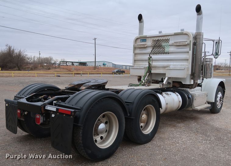 image for item DK3594 2013 Peterbilt 388  semi truck