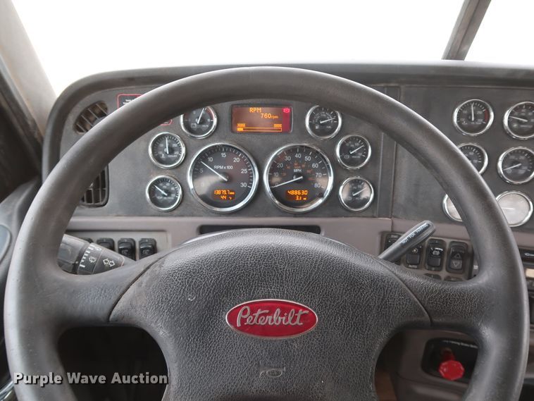 image for item DK3594 2013 Peterbilt 388  semi truck