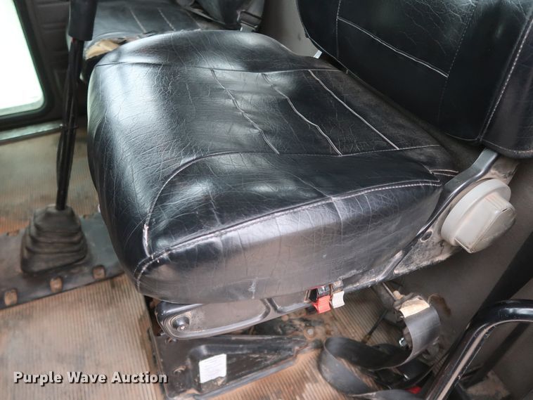 image for item DK3594 2013 Peterbilt 388  semi truck