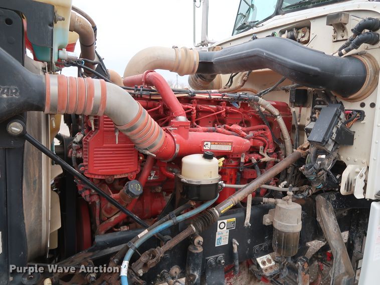 image for item DK3594 2013 Peterbilt 388  semi truck