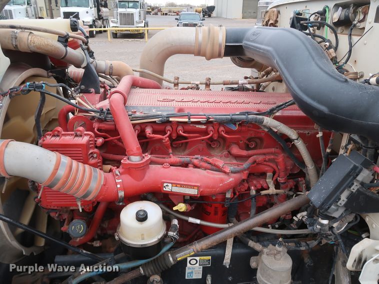 image for item DK3594 2013 Peterbilt 388  semi truck