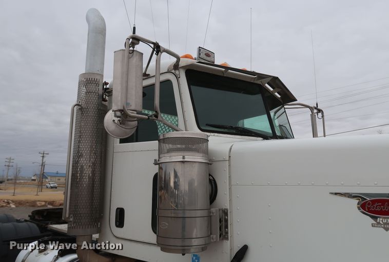 image for item DK3594 2013 Peterbilt 388  semi truck