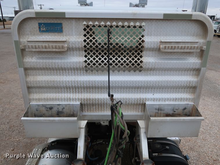 image for item DK3594 2013 Peterbilt 388  semi truck