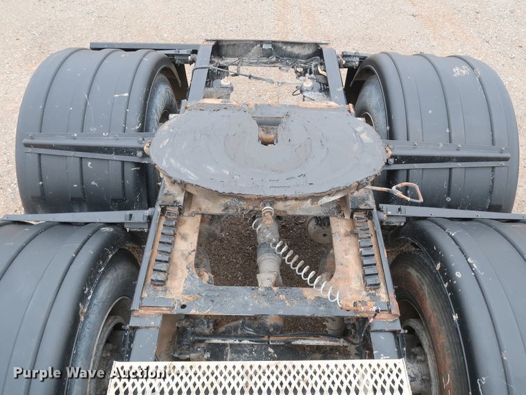 image for item DK3594 2013 Peterbilt 388  semi truck