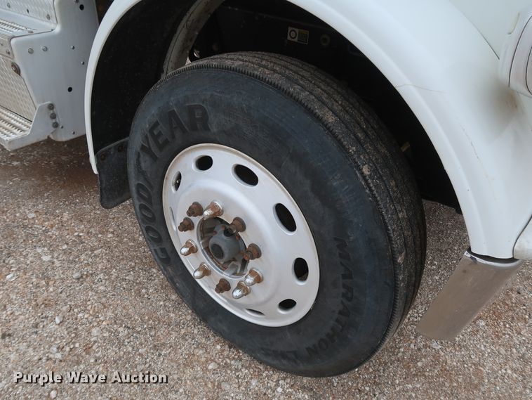 image for item DK3594 2013 Peterbilt 388  semi truck