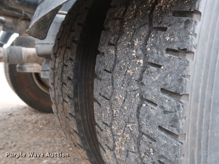 image for item DK3594 2013 Peterbilt 388  semi truck