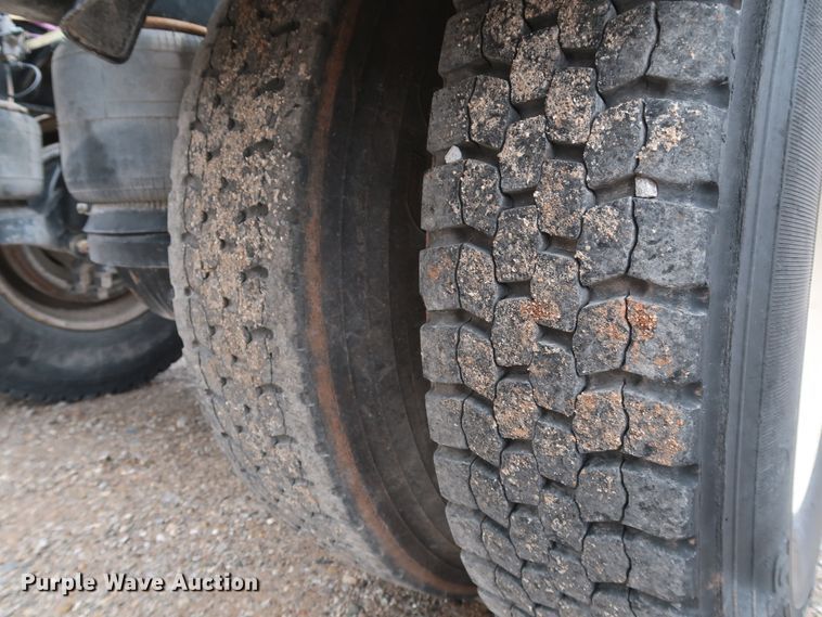 image for item DK3594 2013 Peterbilt 388  semi truck