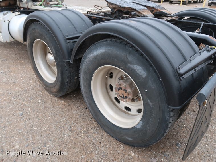 image for item DK3594 2013 Peterbilt 388  semi truck