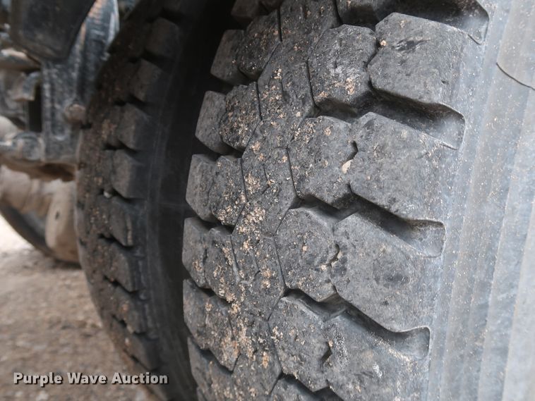 image for item DK3594 2013 Peterbilt 388  semi truck