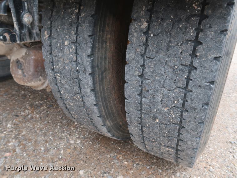 image for item DK3594 2013 Peterbilt 388  semi truck