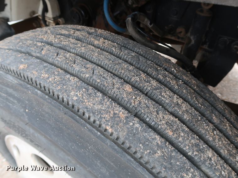 image for item DK3594 2013 Peterbilt 388  semi truck