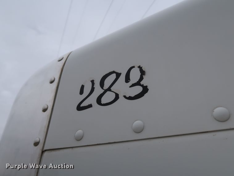 image for item DK3594 2013 Peterbilt 388  semi truck