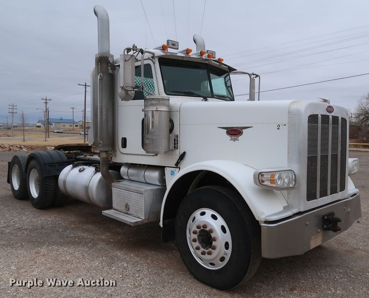 image for item DK3595 2009 Peterbilt 388  semi truck