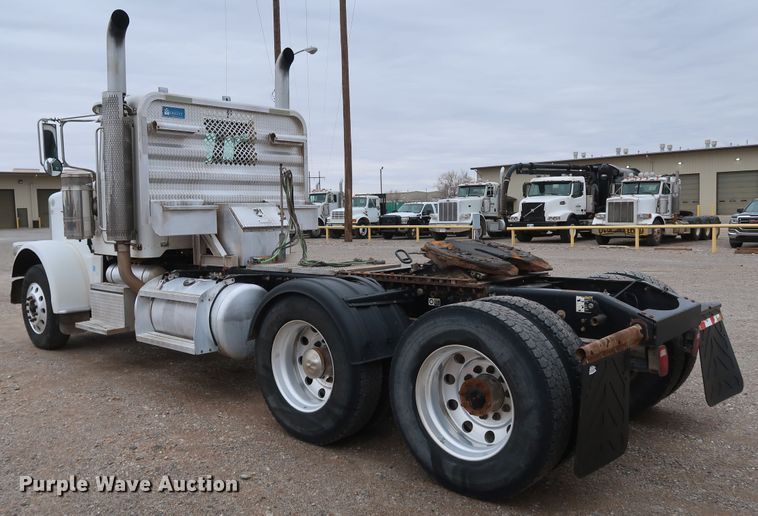 image for item DK3595 2009 Peterbilt 388  semi truck