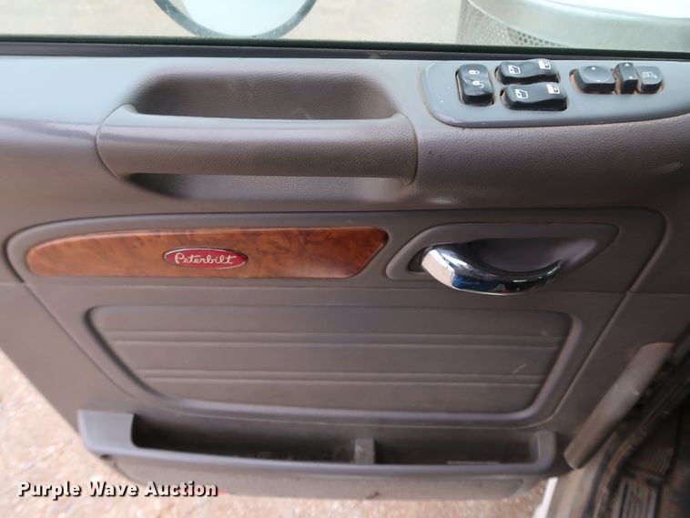 image for item DK3595 2009 Peterbilt 388  semi truck