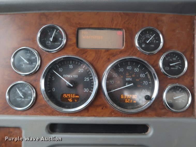 image for item DK3595 2009 Peterbilt 388  semi truck