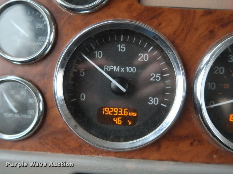 image for item DK3595 2009 Peterbilt 388  semi truck