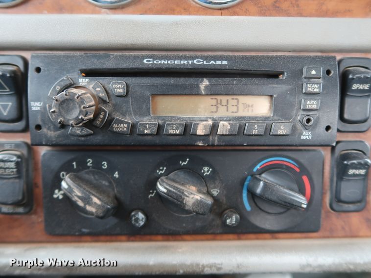 image for item DK3595 2009 Peterbilt 388  semi truck