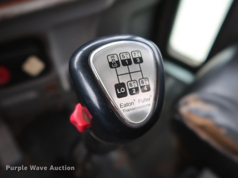 image for item DK3595 2009 Peterbilt 388  semi truck