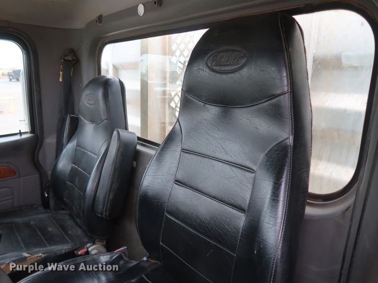 image for item DK3595 2009 Peterbilt 388  semi truck