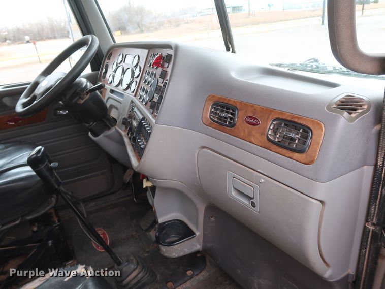 image for item DK3595 2009 Peterbilt 388  semi truck