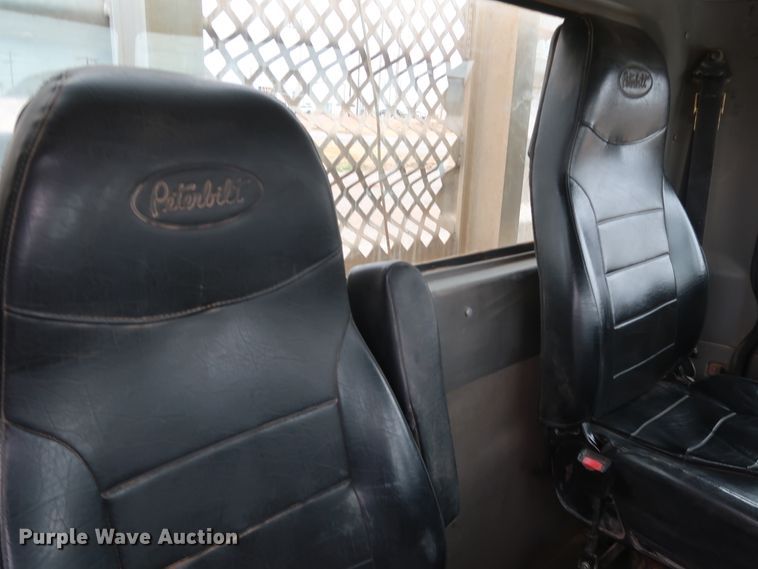 image for item DK3595 2009 Peterbilt 388  semi truck