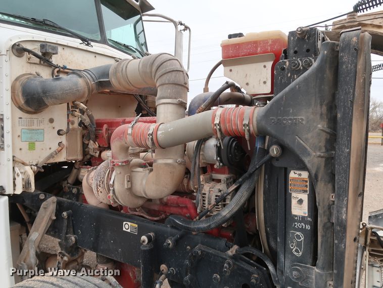 image for item DK3595 2009 Peterbilt 388  semi truck