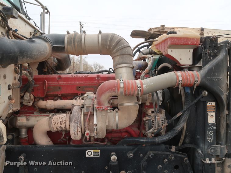 image for item DK3595 2009 Peterbilt 388  semi truck