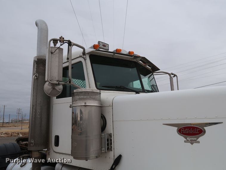 image for item DK3595 2009 Peterbilt 388  semi truck