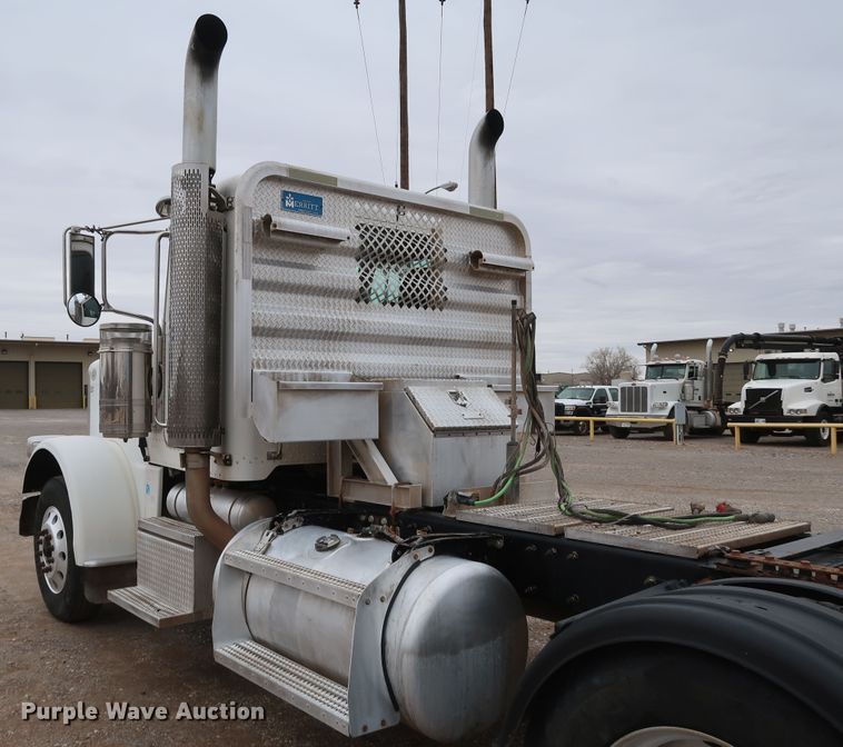 image for item DK3595 2009 Peterbilt 388  semi truck