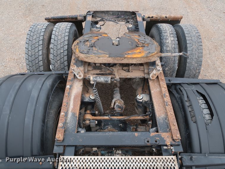 image for item DK3595 2009 Peterbilt 388  semi truck