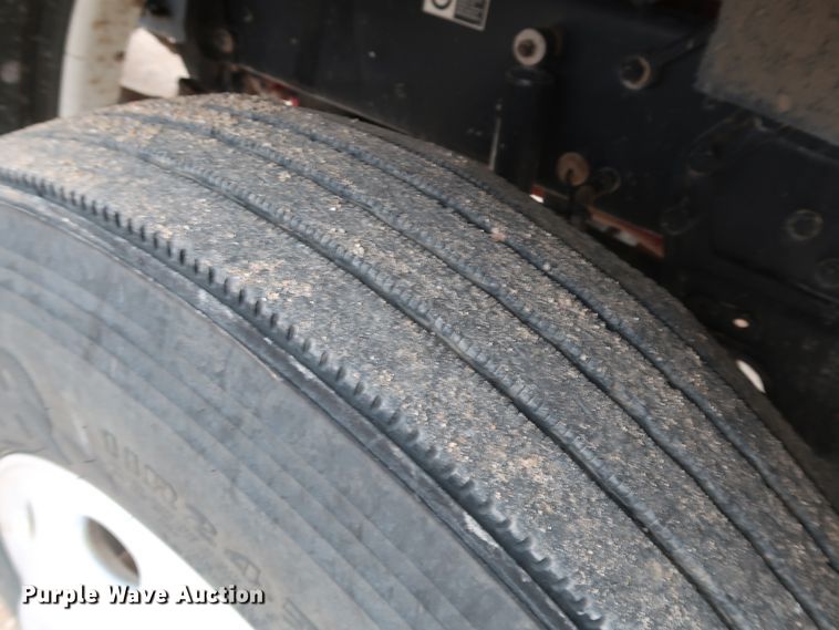 image for item DK3595 2009 Peterbilt 388  semi truck