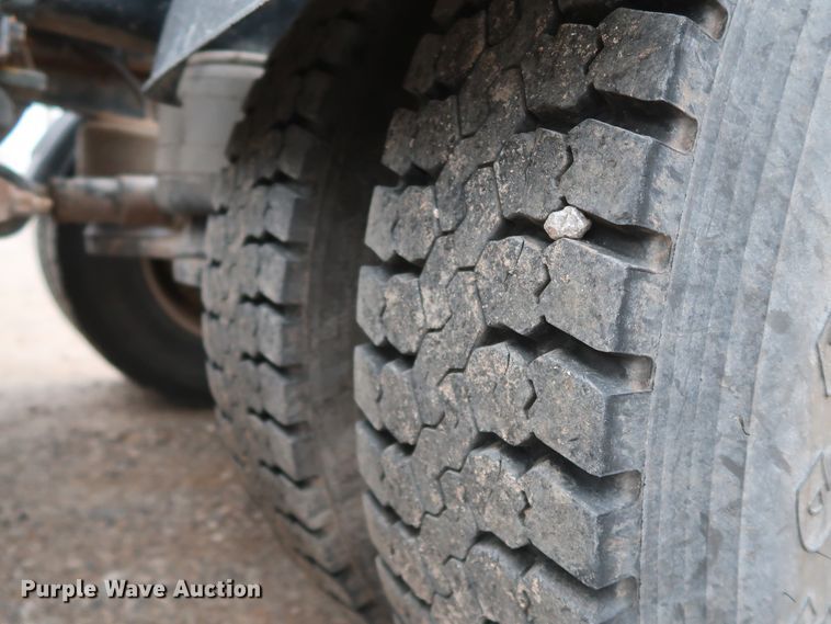 image for item DK3595 2009 Peterbilt 388  semi truck