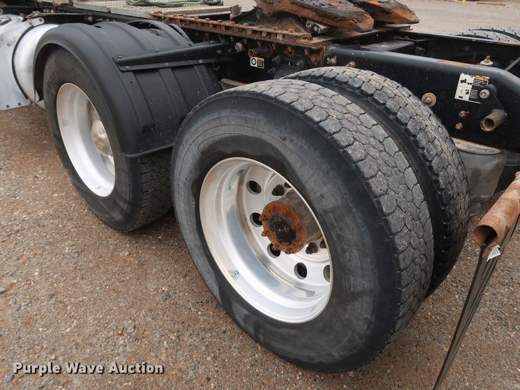 image for item DK3595 2009 Peterbilt 388  semi truck