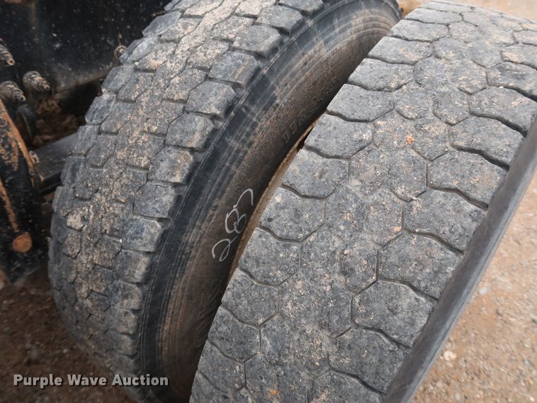 image for item DK3595 2009 Peterbilt 388  semi truck