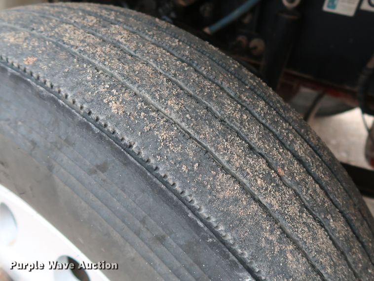 image for item DK3595 2009 Peterbilt 388  semi truck