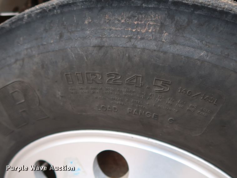 image for item DK3595 2009 Peterbilt 388  semi truck