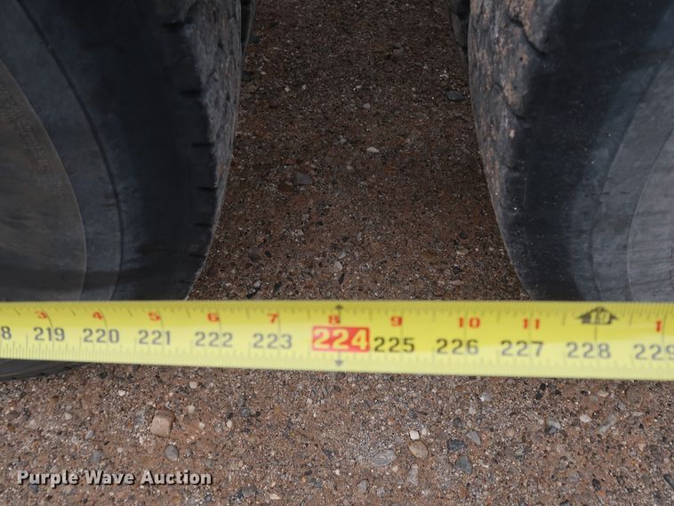 image for item DK3595 2009 Peterbilt 388  semi truck