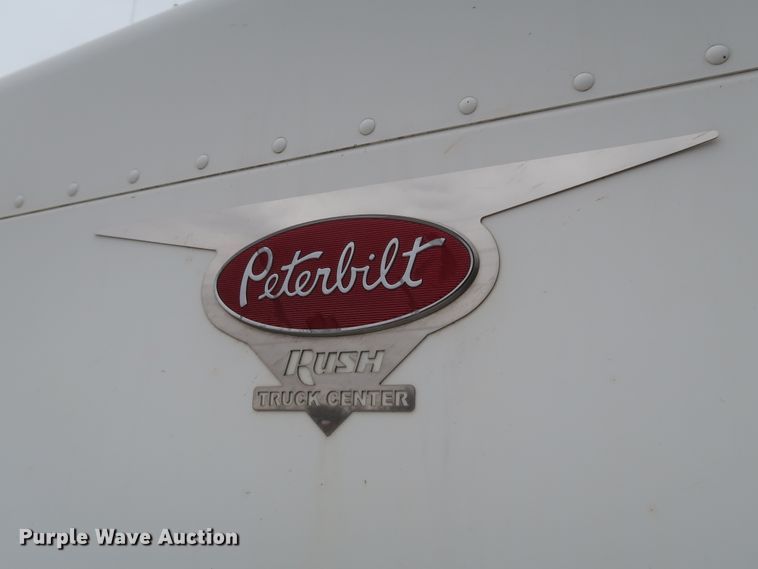 image for item DK3595 2009 Peterbilt 388  semi truck
