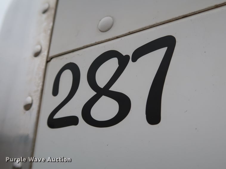 image for item DK3595 2009 Peterbilt 388  semi truck